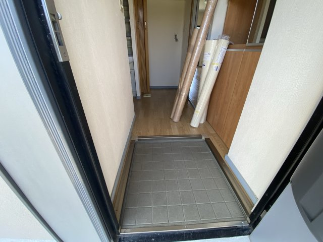 ハイツブランドールの玄関