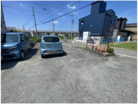 ハイツブランドールの駐車場