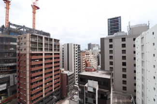 【その他共用部分】 | プレサンスレジェンド堺筋本町タワー | 【フィトネスルーム】本格的なマシンを無料でご利用いただけます！マンション内で気軽にトレーニング！