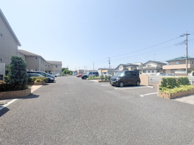 【駐車場】 | ラフィーネ Ⅱ | 駐車場