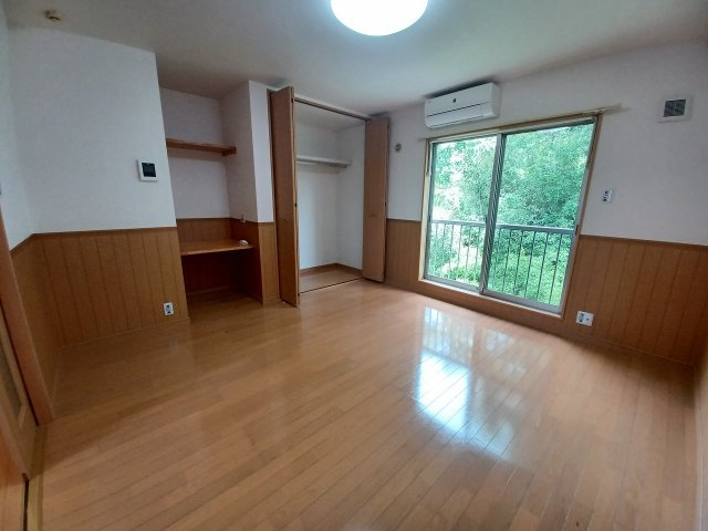 サンライズIWAKOSOの洋室|※過去の室内写真のため現況と異なる場合があります