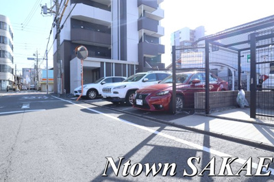 【駐車場】 | プライム松原 | 駐車場があるので、車を買う予定の方も安心です