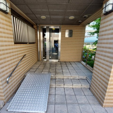 【エントランス】ベルヴィル芦花恒春