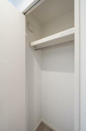 柏市つくしが丘４丁目のアパートの収納