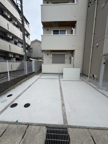 セレスティア東梅坪の駐車場