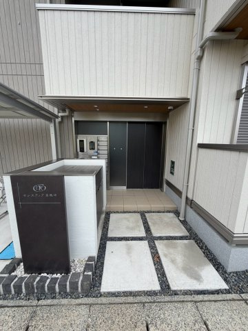 セレスティア東梅坪のエントランス