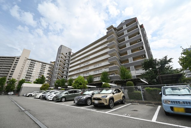 シティコーポ鴨野2号棟の外観|JR「鴫野」駅徒歩6分、2026年4月リフォーム済物件になります。いつでも室内を見学して頂けますので、見学をご希望の方はお気軽にお問い合わせください。
