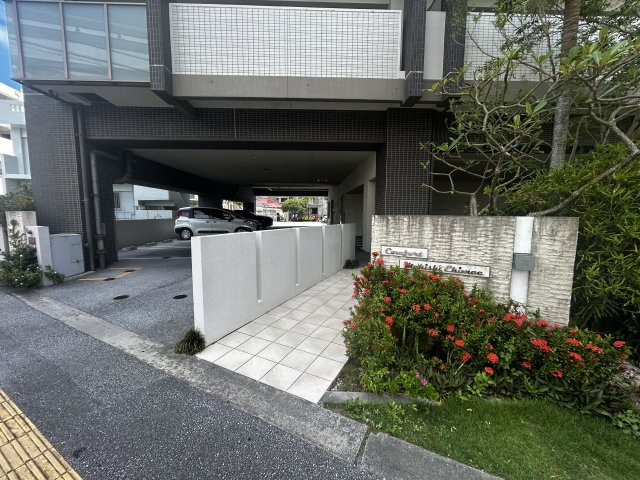 コンフォート牧志駅前の外観