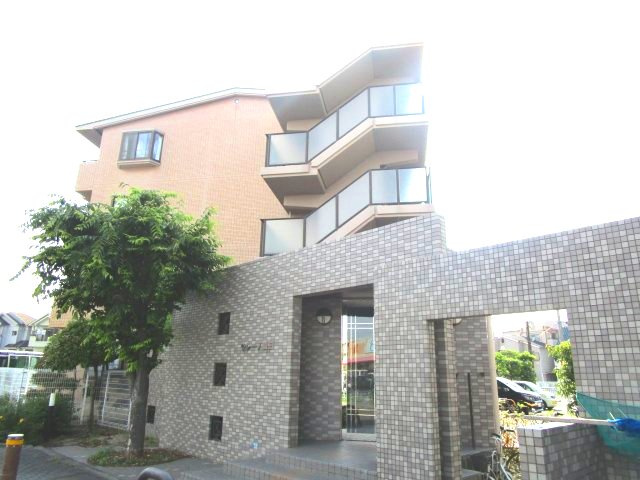 セレーノ園田のエントランス