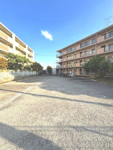 セレーノ園田の駐車場