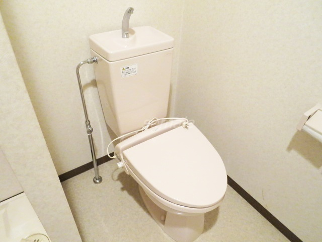 エレガンス８番館のトイレ|バストイレ別です！！