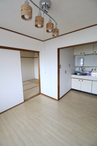 【居間・リビング】