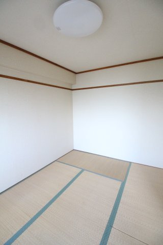 【寝室】