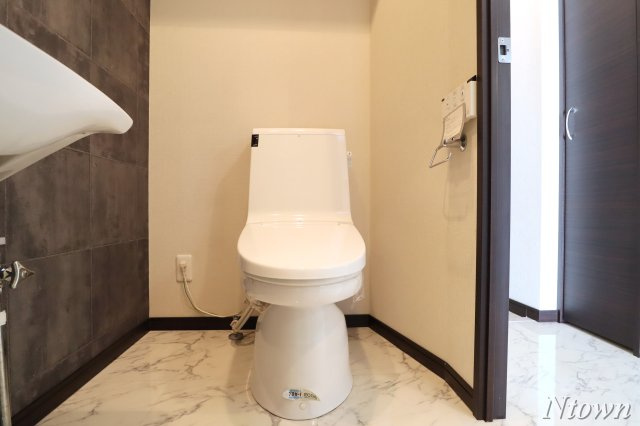 【トイレ】 | エルザビル名古屋駅前 | ゆったりとした空間のトイレです