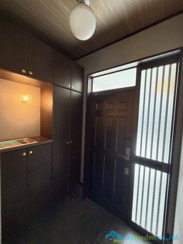 厚木市及川1丁目　中古戸建の玄関