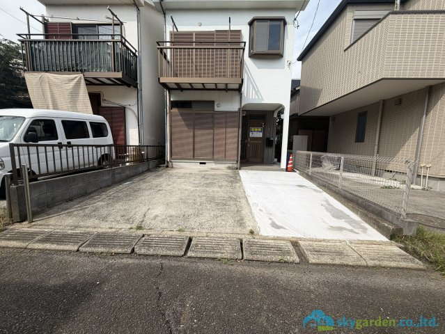 厚木市及川1丁目　中古戸建の駐車場