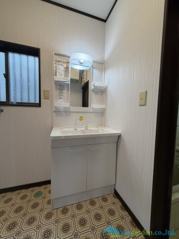 厚木市及川1丁目　中古戸建の独立洗面台