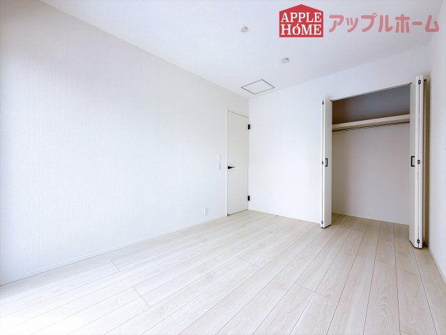 [新築住宅] 羽生市南5丁目 1期 全1棟の洋室|居室は全室収納あり！たっぷりある収納活用でお部屋もキレイを保てます♪