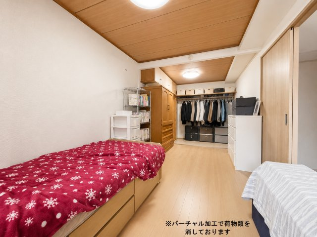 ライオンズマンション旭ヶ丘の洋室|2つの和室を広々とした一つの洋室へリフォーム。奥側をウォークインクローゼットとしても活用できます