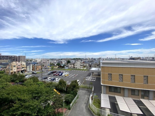 ガーデンプラザ柴又弐番館の展望|お部屋からの眺望は視界を遮るものがなく、解放的な青空が広がります。素晴らしい景観を眺めながら日々の疲れをリフレッシュできる、贅沢で心地よい空間となっております。