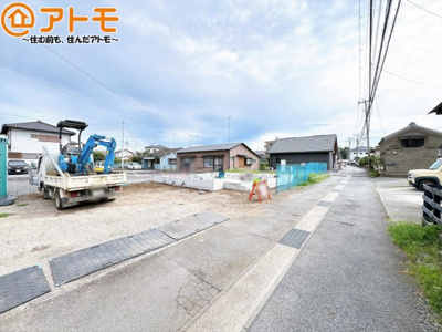 【前面道路含む現地写真】 | 沼津市大塚66番　新築一戸建て　全1棟