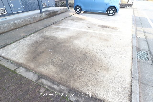 レオパレス角小林の駐車場