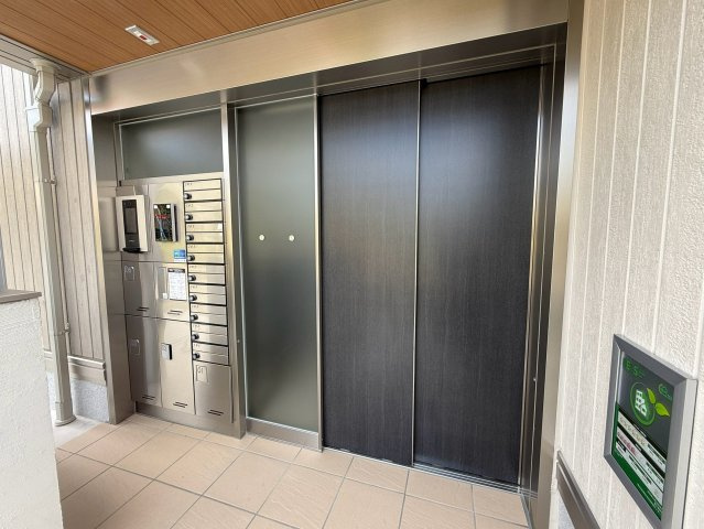 セレスティア東梅坪の玄関