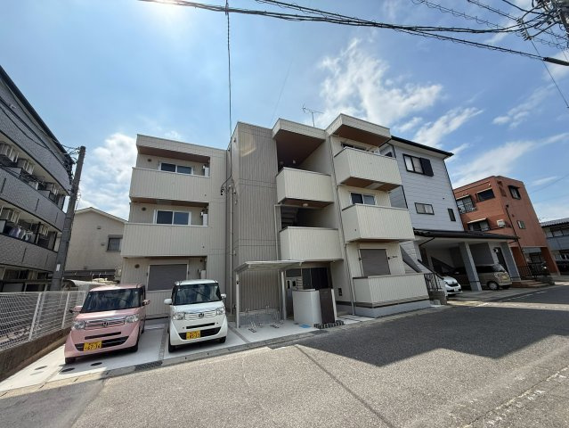 セレスティア東梅坪の外観