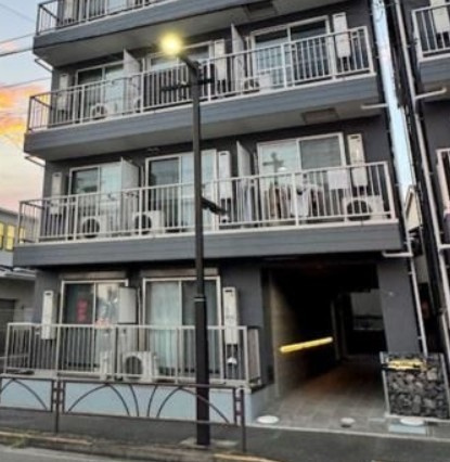 ＲｅＤＥＡＬ　ＫＡＮＡＭＡＣＨＩⅠのエントランス