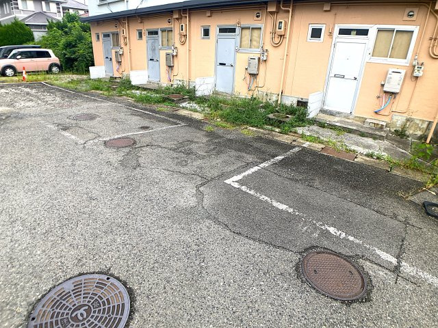 ドミールサニー緑町テラスのその他共用部分|玄関前の広々したスペースを完備