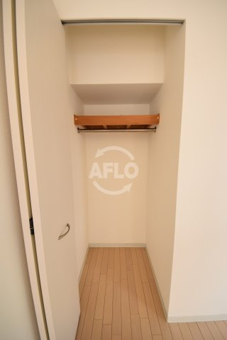 ジュネーゼ京町堀パークサイドの収納|ジュネーゼ京町堀パークサイド　クローゼット