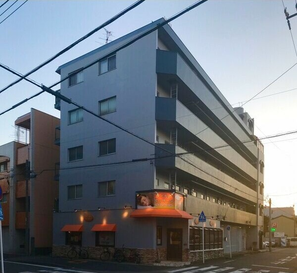 ラクラスコート山王の外観