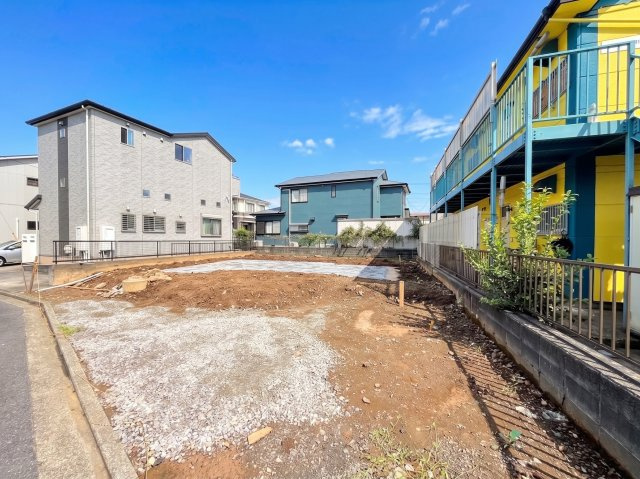 戸塚区下倉田町　新築戸建て　第２の駐車場|◆ゆったりとした駐車スペースを確保いたしましたので、お車2台駐車できます。自転車やバイクなど、ゆとりのある敷地で置き場所に困ることはないでしょう。