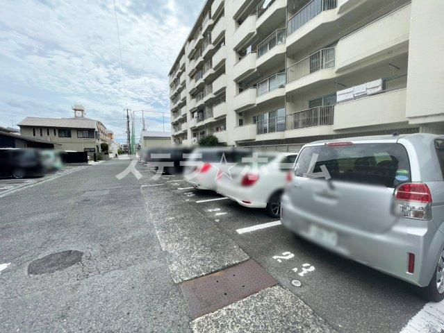 ダイヤシャトー千里の駐車場|駐車場があるので、車を買う予定の方も安心です