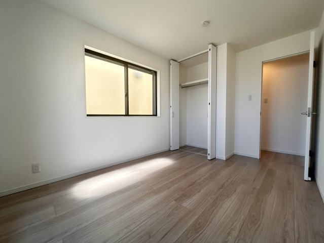 神戸市中央区神若通3丁目　新築戸建の洋室|3階洋室約5.8帖。
