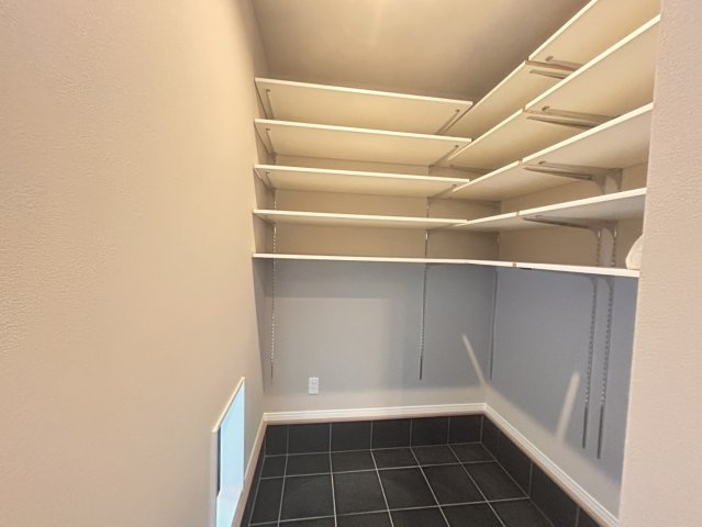 神戸市中央区神若通3丁目　新築戸建の収納|シューズインクローゼット。