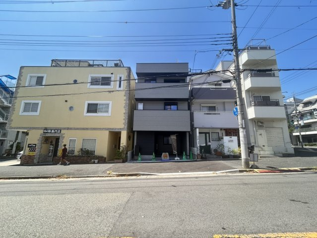神戸市中央区神若通3丁目　新築戸建の前面道路含む現地写真