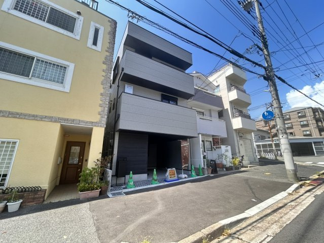 神戸市中央区神若通3丁目　新築戸建の前面道路含む現地写真
