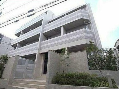 【外観】 | アイル新宿 | 鉄筋コンクリート造のがっちりとした建物。