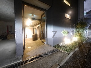 コリーナ横浜のエントランス