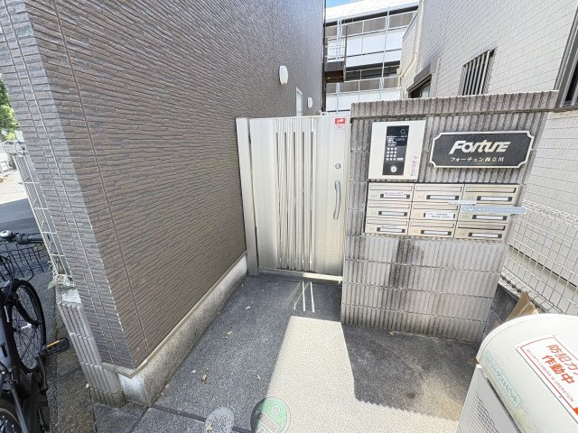 フォーチュン西立川のエントランス