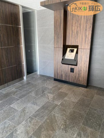 アルファスマート英賀保駅　2階のエントランス