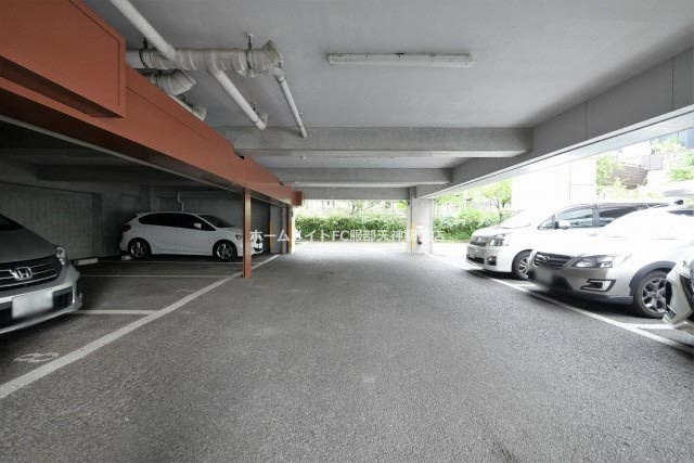 レスカーラ緑地公園の駐車場