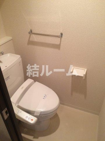 練馬区小竹町２丁目の賃貸マンションのトイレ