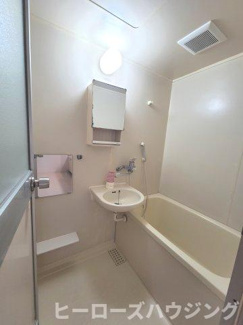 【浴室】 | オフィス・みざ　箕輪マンション | ※同タイプの写真となり、実際のお部屋とは異なる場合があります