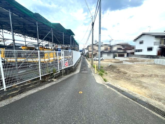 【その他】 | 福岡市東区多の津5丁目1期　4号棟（全5棟）【仲介手数料無料・0円】 | 現地写真。前面道路です。
