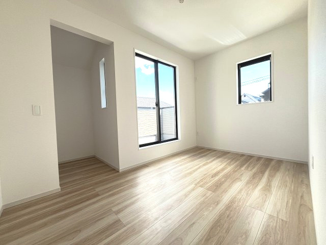 【子供部屋】 | 福岡市東区多の津5丁目1期　4号棟（全5棟）【仲介手数料無料・0円】 | 施工例。施工例は完成時と異なる場合があります。