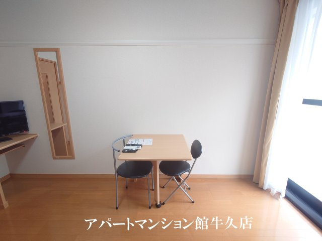 牛久市中央５丁目の賃貸マンションの洋室