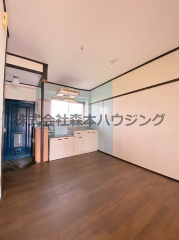 【居間・リビング】 | 　大日松原マンション | ゆったりとした居間です