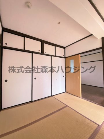 【寝室】 | 　大日松原マンション | 落ち着いて過ごせるお部屋なので、寝室にいかがでしょうか